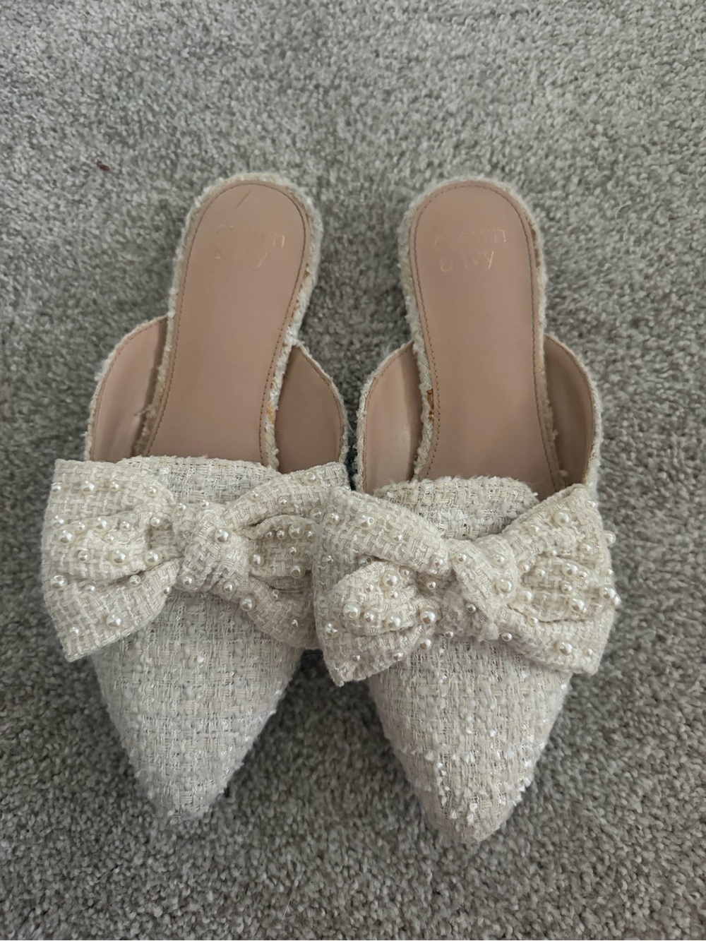Women’s Cream Bow Pointed Slip-On Mules